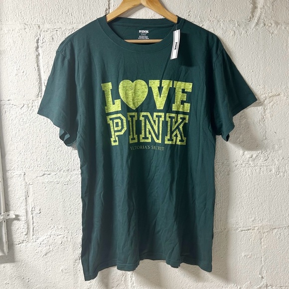 PINK Victoria's Secret Love Pink Logo Campus T-Shirt Sz M Green NWT - Picture 1 of 5